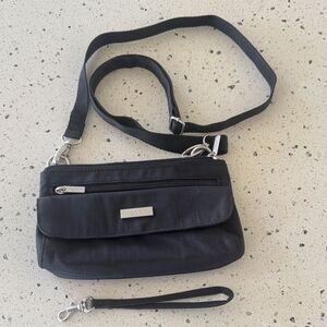 Baggallini Black Nylon Small Crossbody Bag Fanny Pack Zipper Closure Casual EUC